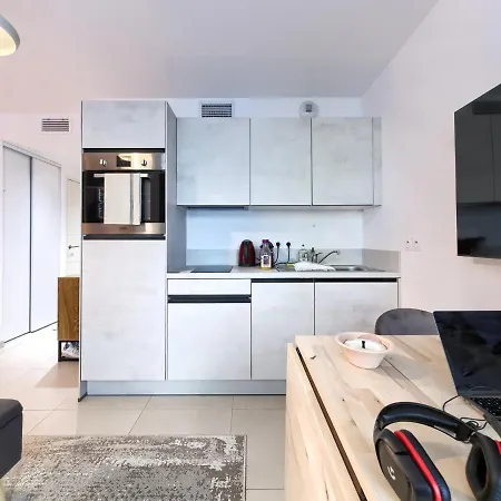 Studio Neuf De Standing Plein Centre/proche Plage Antibes